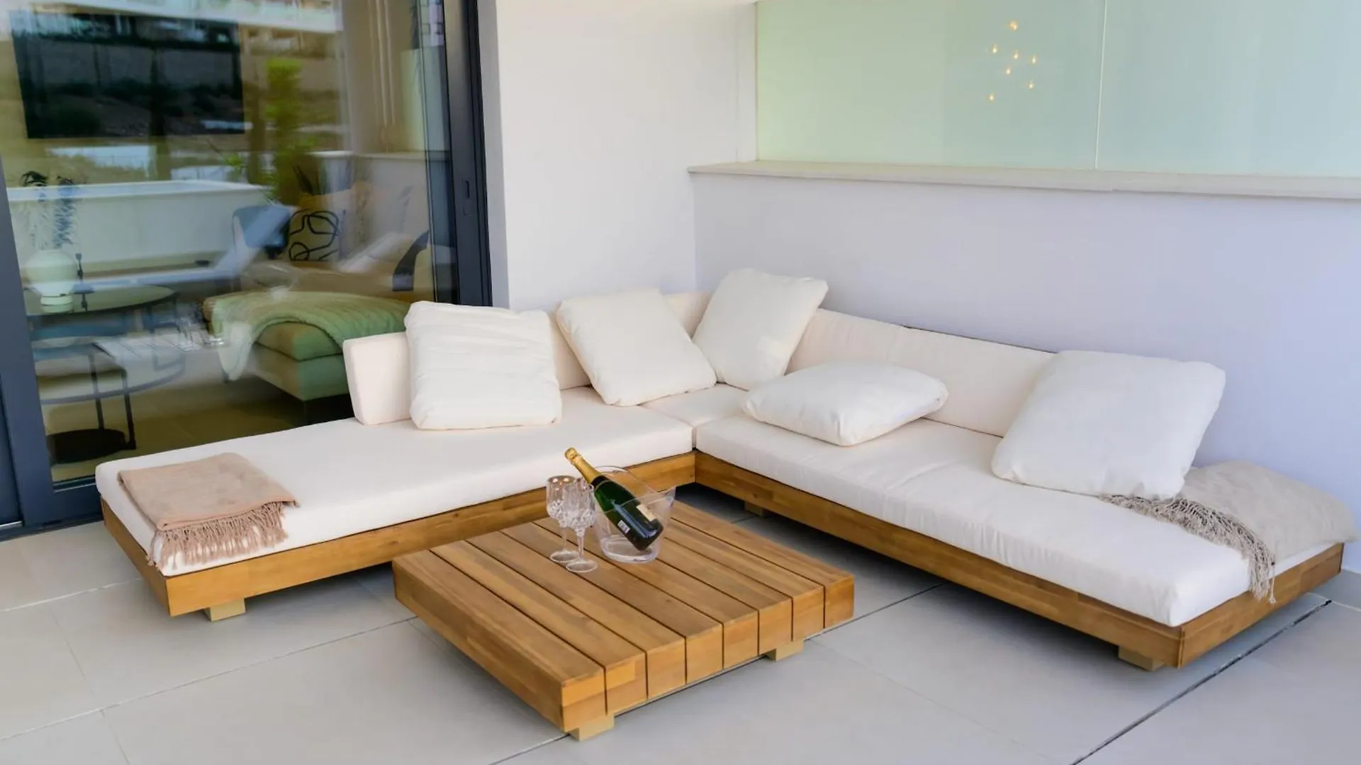 Beautiful West Facing 2-Bedroom Apartment In The Prestigous Higueron West Fuengirola